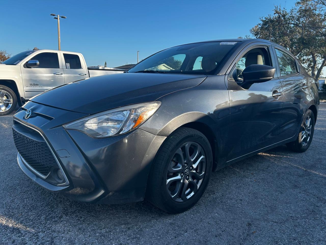 2019 Toyota Yaris - Image 2