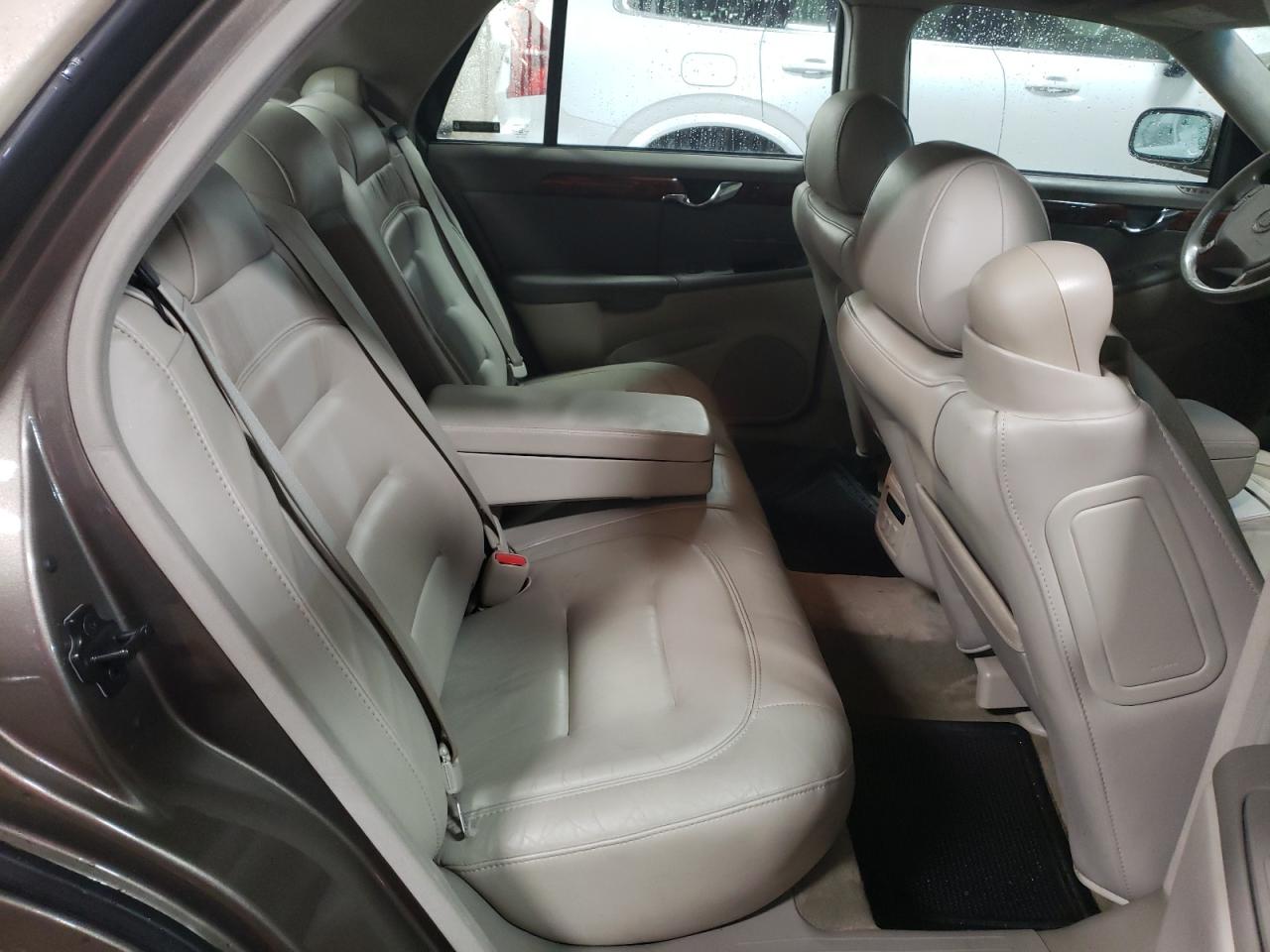 2003 Cadillac De Ville - Image 10