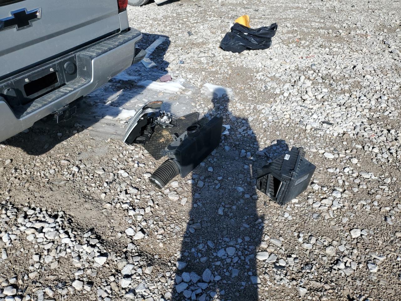 2018 Chevrolet Silverado - Image 12