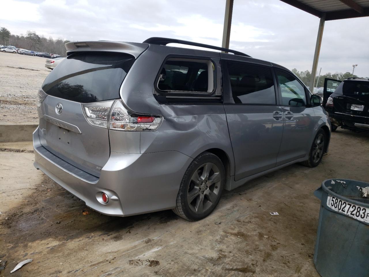 2012 Toyota Sienna - Image 3