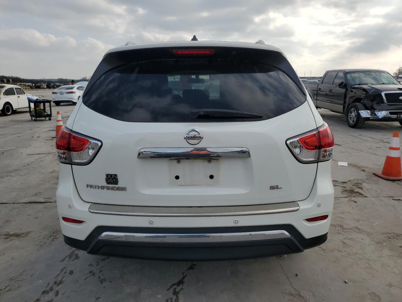 2014 Nissan Pathfinder - Image 6