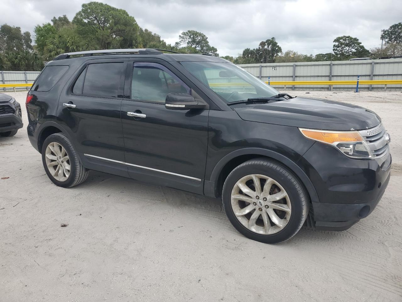 2013 Ford Explorer - Image 4