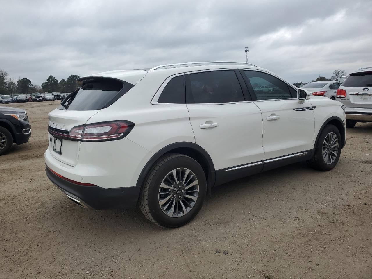 2022 Lincoln Nautilus - Image 3