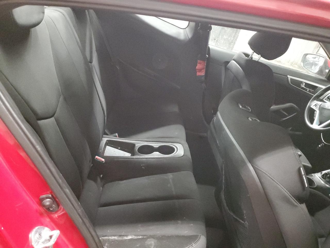 2013 Hyundai Veloster - Image 10