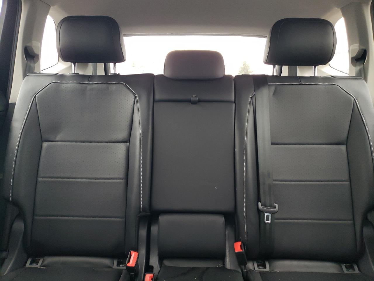 2021 Volkswagen Tiguan - Image 10