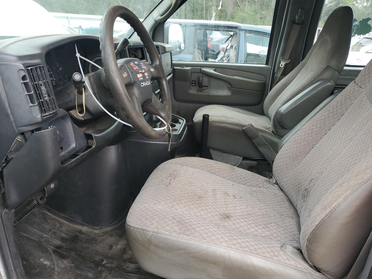 2004 Chevrolet Express - Image 7