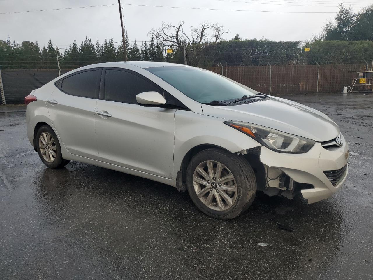 2015 Hyundai Elantra - Image 4