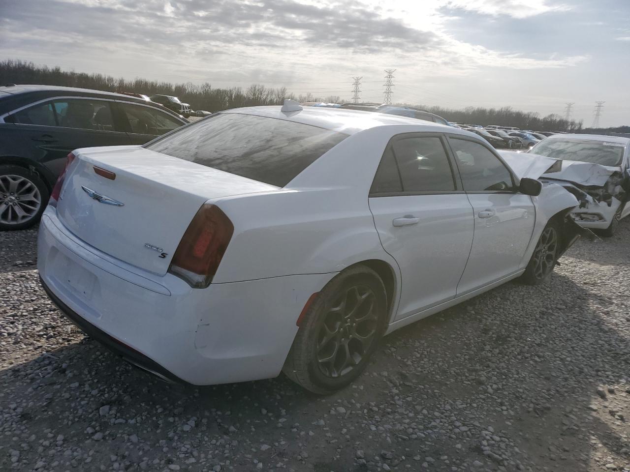 2016 Chrysler 300 - Image 3