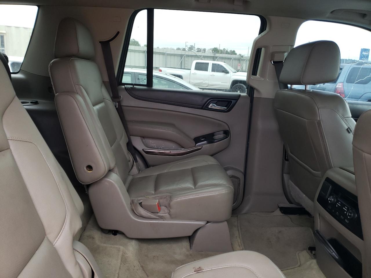 2017 GMC Yukon - Image 11