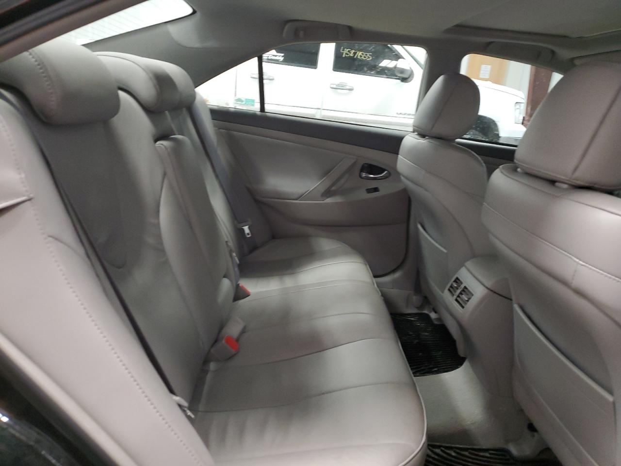 2009 Toyota Camry - Image 11