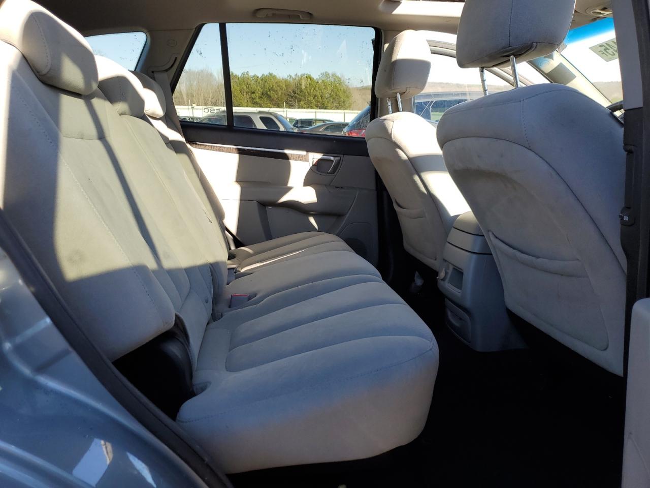 2009 Hyundai Santa Fe - Image 11