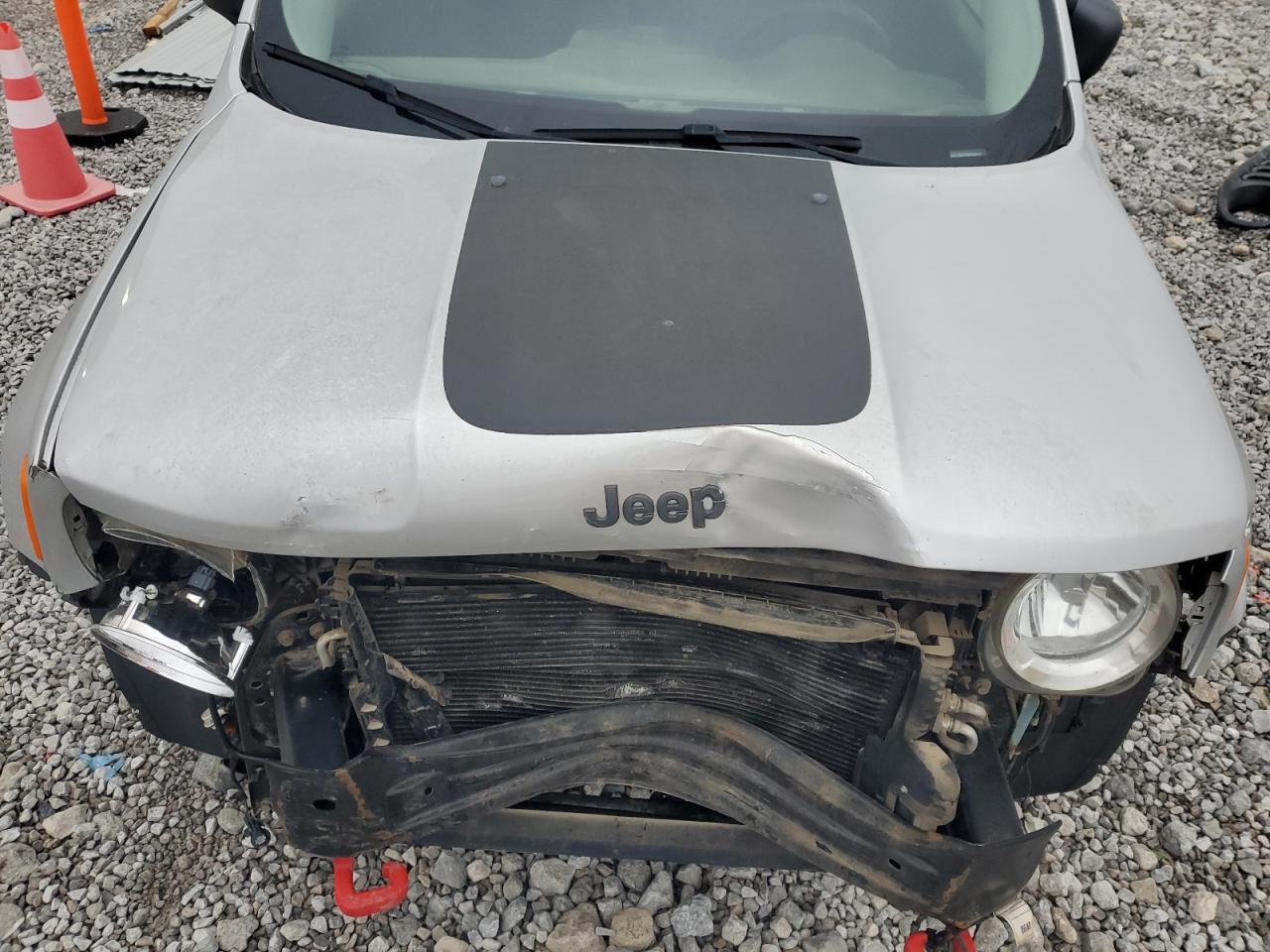 2016 Jeep Renegade - Image 12