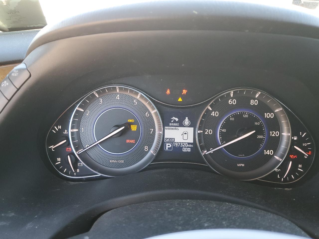 2014 Infiniti QX80 - Image 9