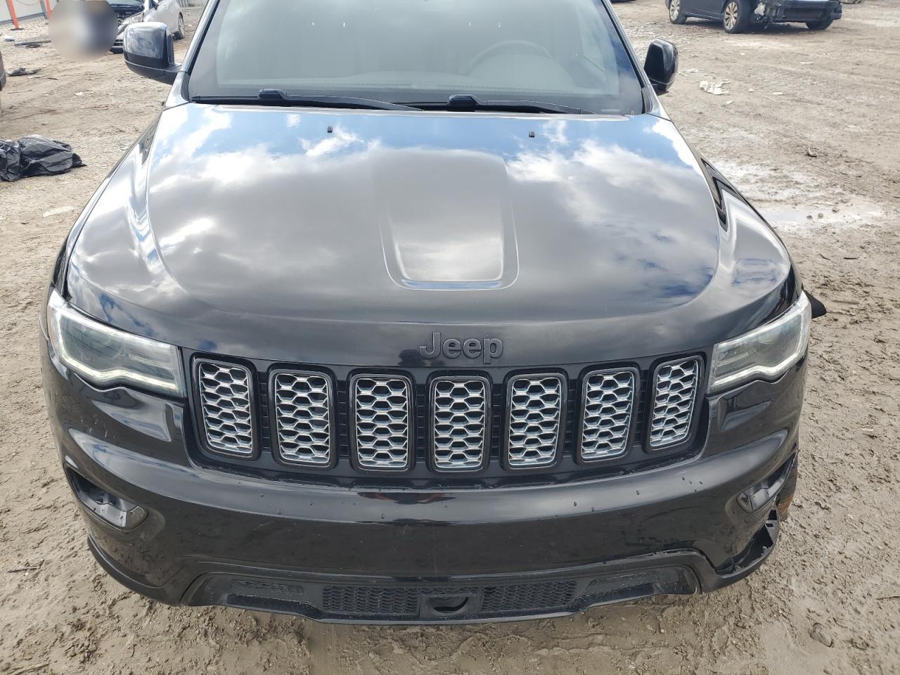 2020 Jeep Grand Cherokee - Image 5