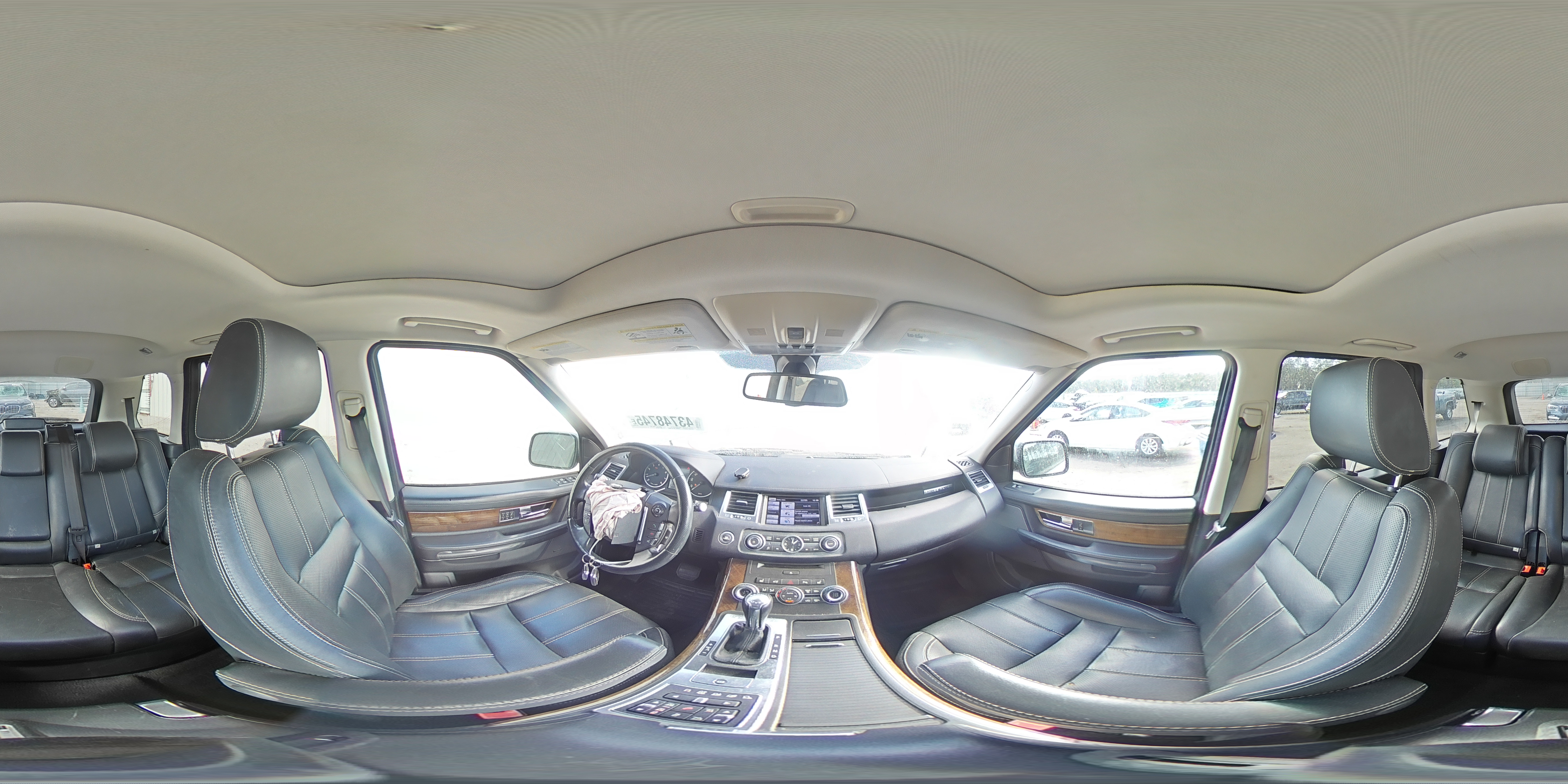 2013 Land Rover Range Rover - Image 16