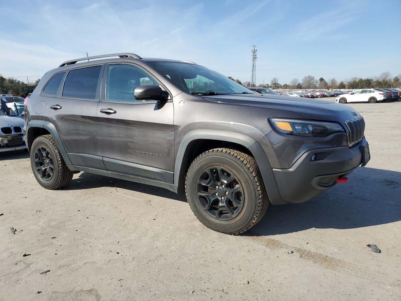 2019 Jeep Cherokee - Image 4