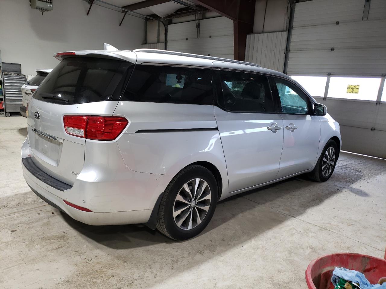 2017 Kia Sedona - Image 3