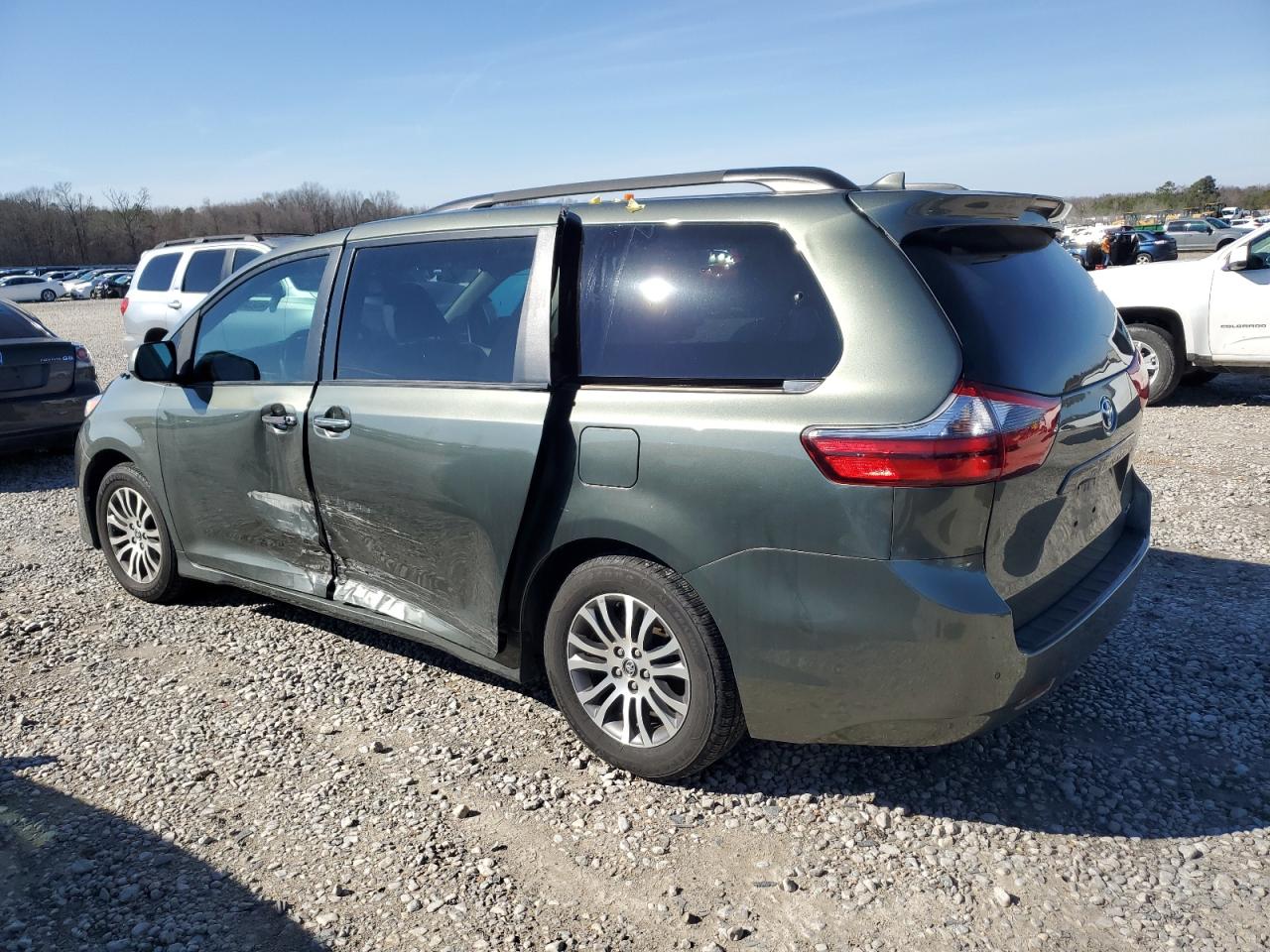 2020 Toyota Sienna - Image 2