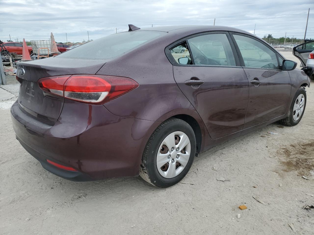 2018 Kia Forte - Image 3