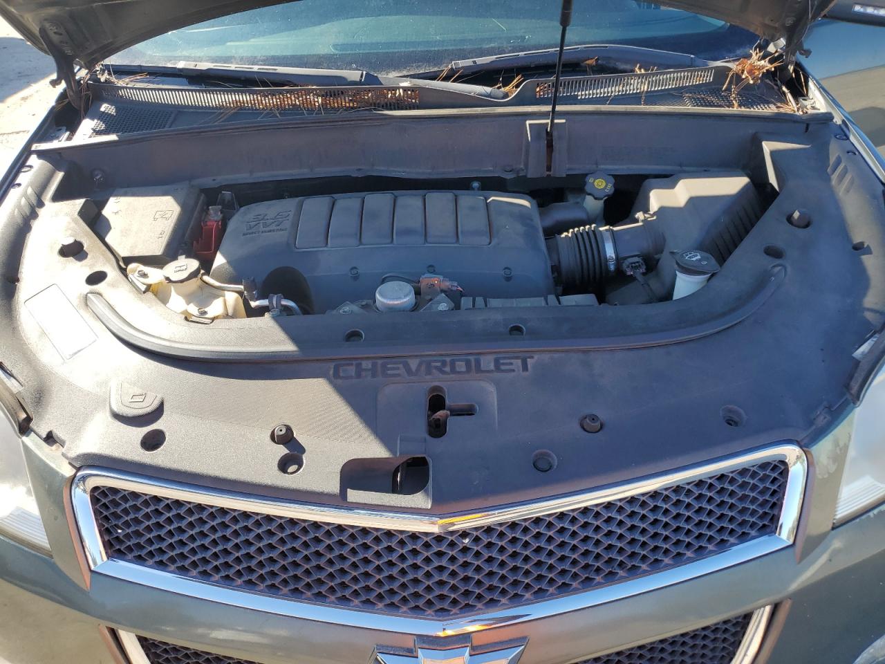 2010 Chevrolet Traverse - Image 14