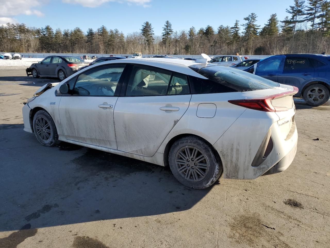 2017 Toyota Prius - Image 2