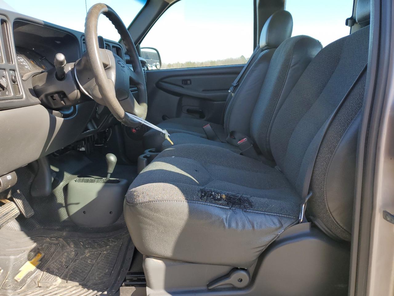 2004 Chevrolet Silverado - Image 7