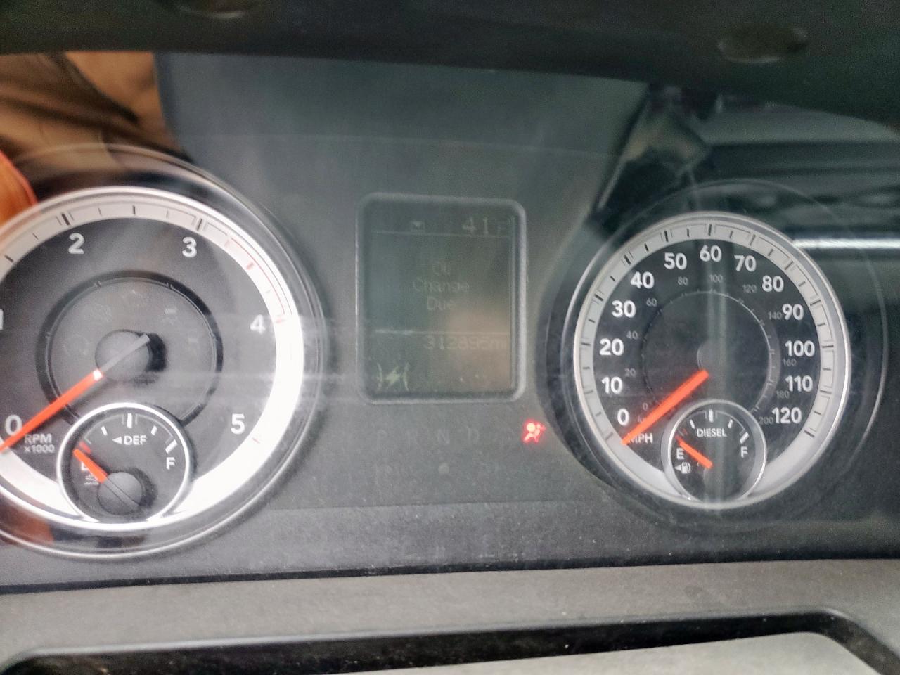 2013 RAM 3500 - Image 9