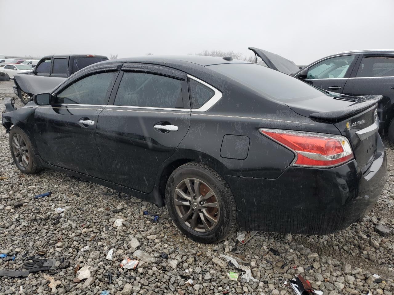 2015 Nissan Altima - Image 2