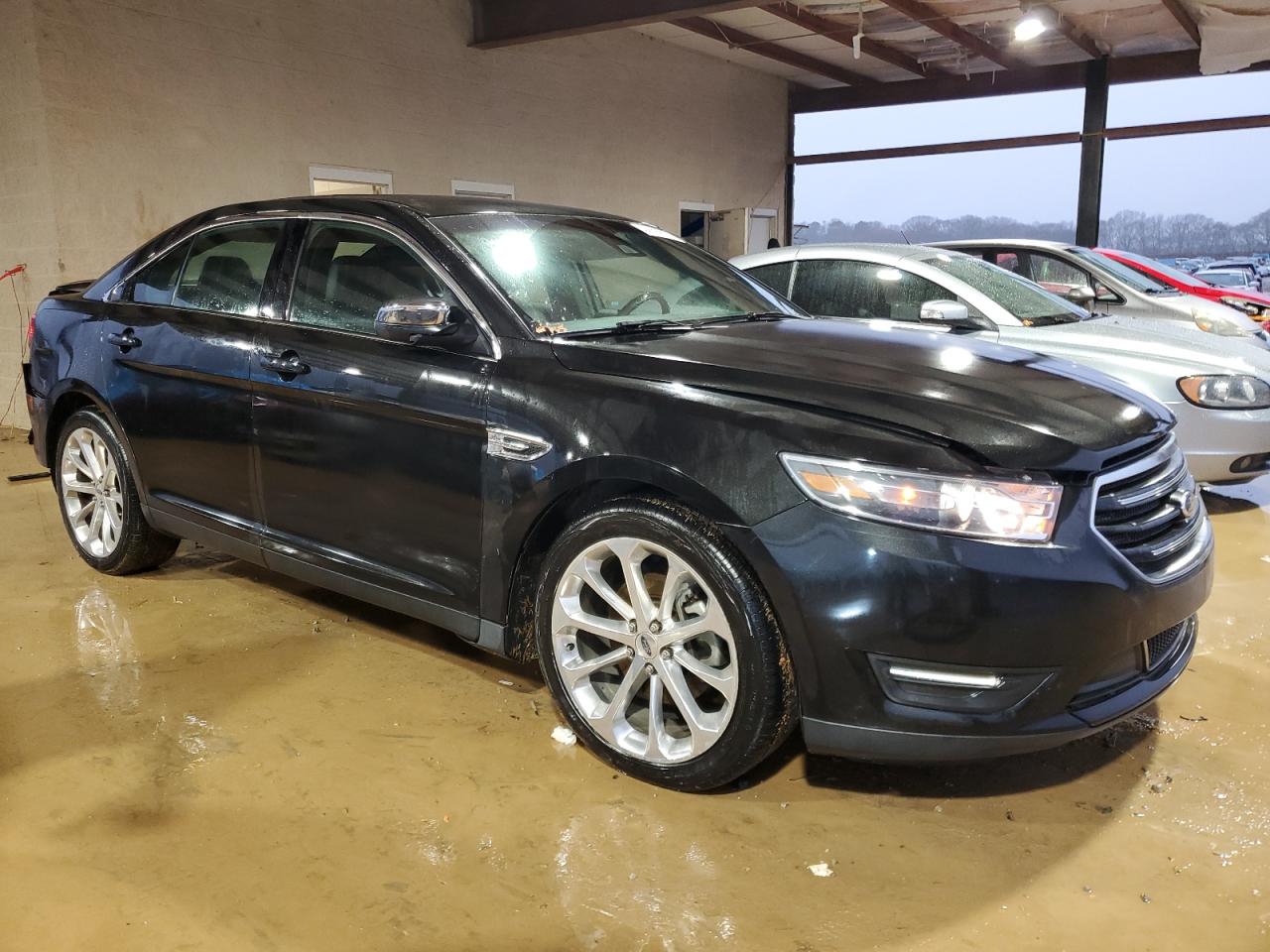 2015 Ford Taurus - Image 4