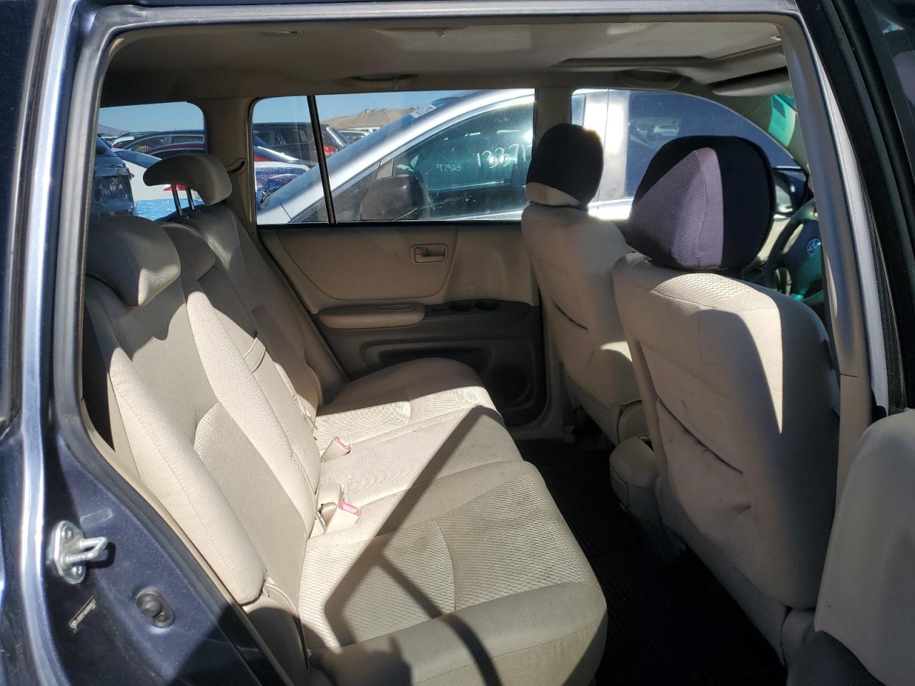 2005 Toyota Highlander - Image 10