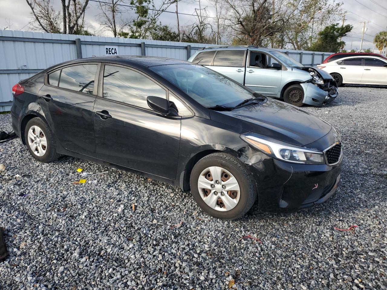 2017 Kia Forte - Image 4