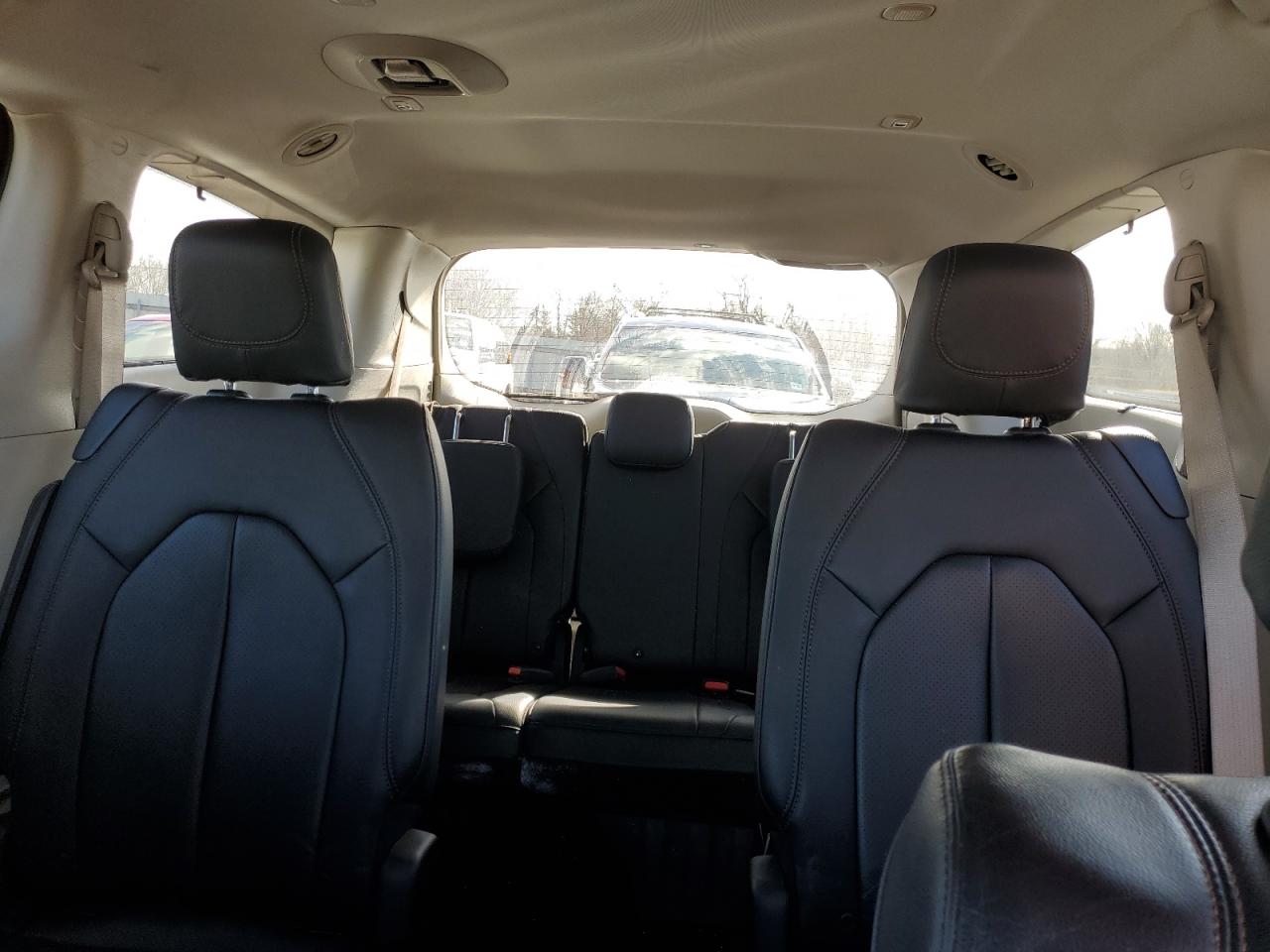 2018 Chrysler Pacifica Touring L VIN: 2C4RC1BG8JR124085 Lot: 44564345