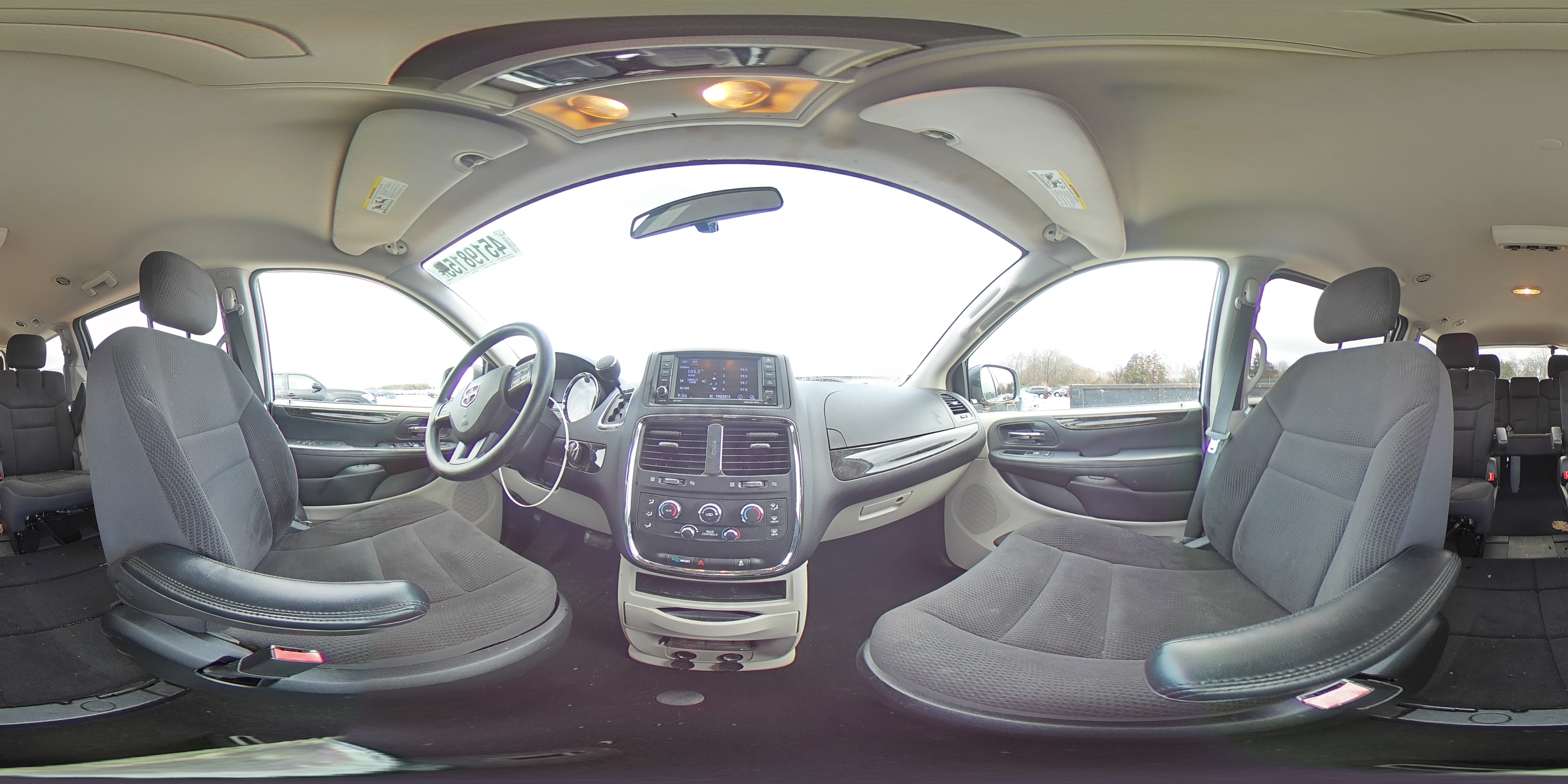 2018 Dodge Caravan - Image 14