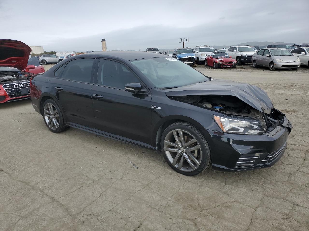 2018 Volkswagen Passat - Image 4