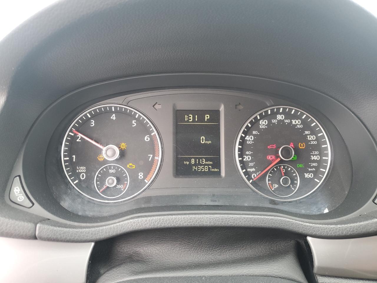 2015 Volkswagen Passat - Image 9