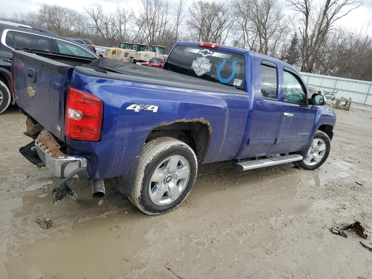 2010 Chevrolet Silverado - Image 3