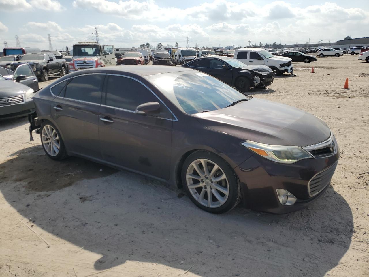 2014 Toyota Avalon - Image 4