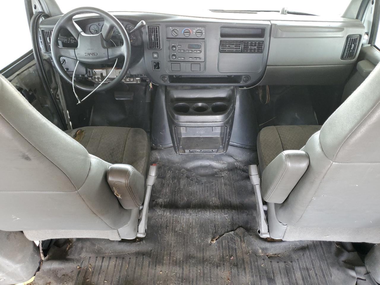 2007 GMC Savana - Image 8