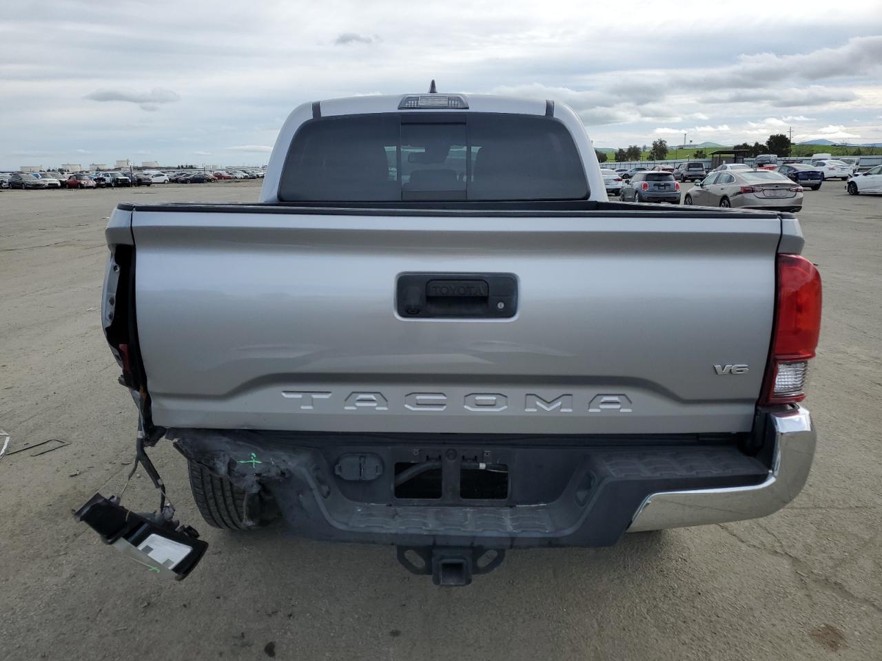 2019 Toyota Tacoma - Image 6