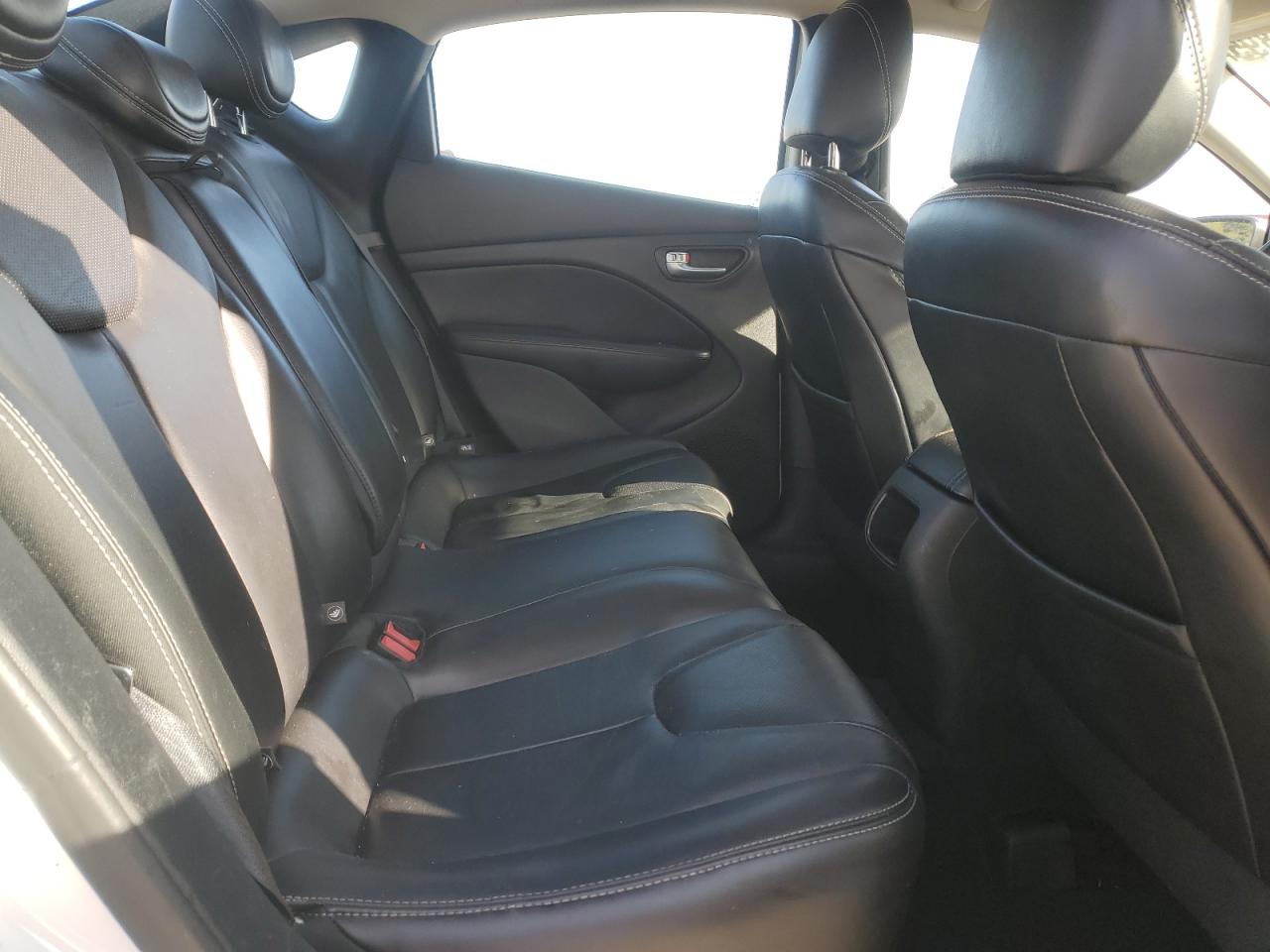2015 Dodge Dart - Image 10