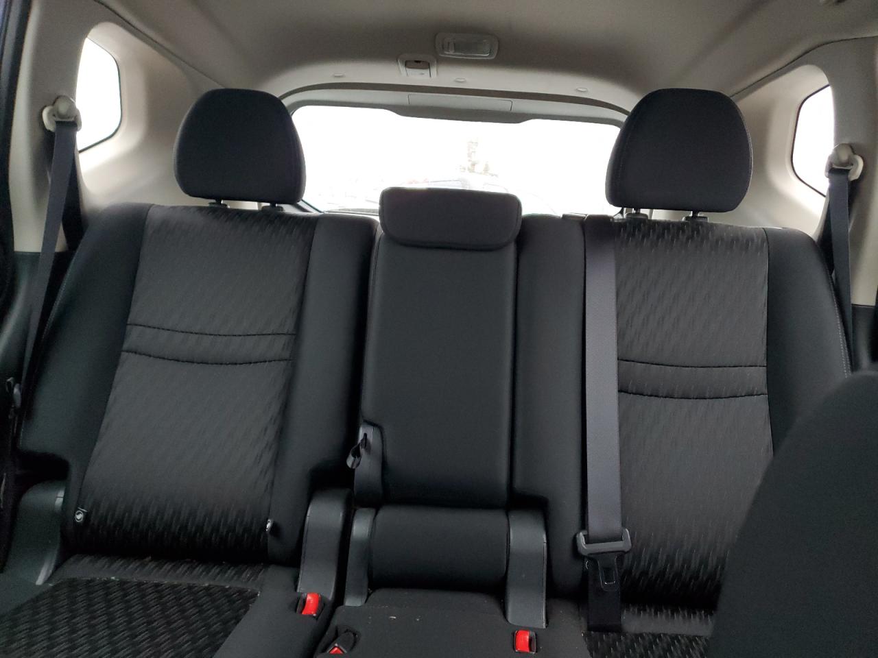 2018 Nissan Rogue - Image 10