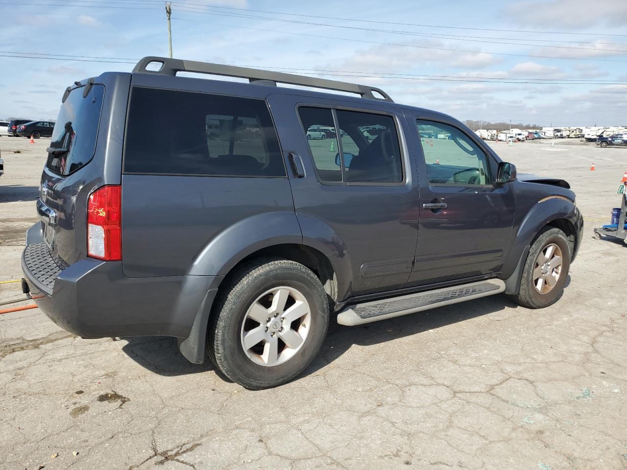 2011 Nissan Pathfinder - Image 3
