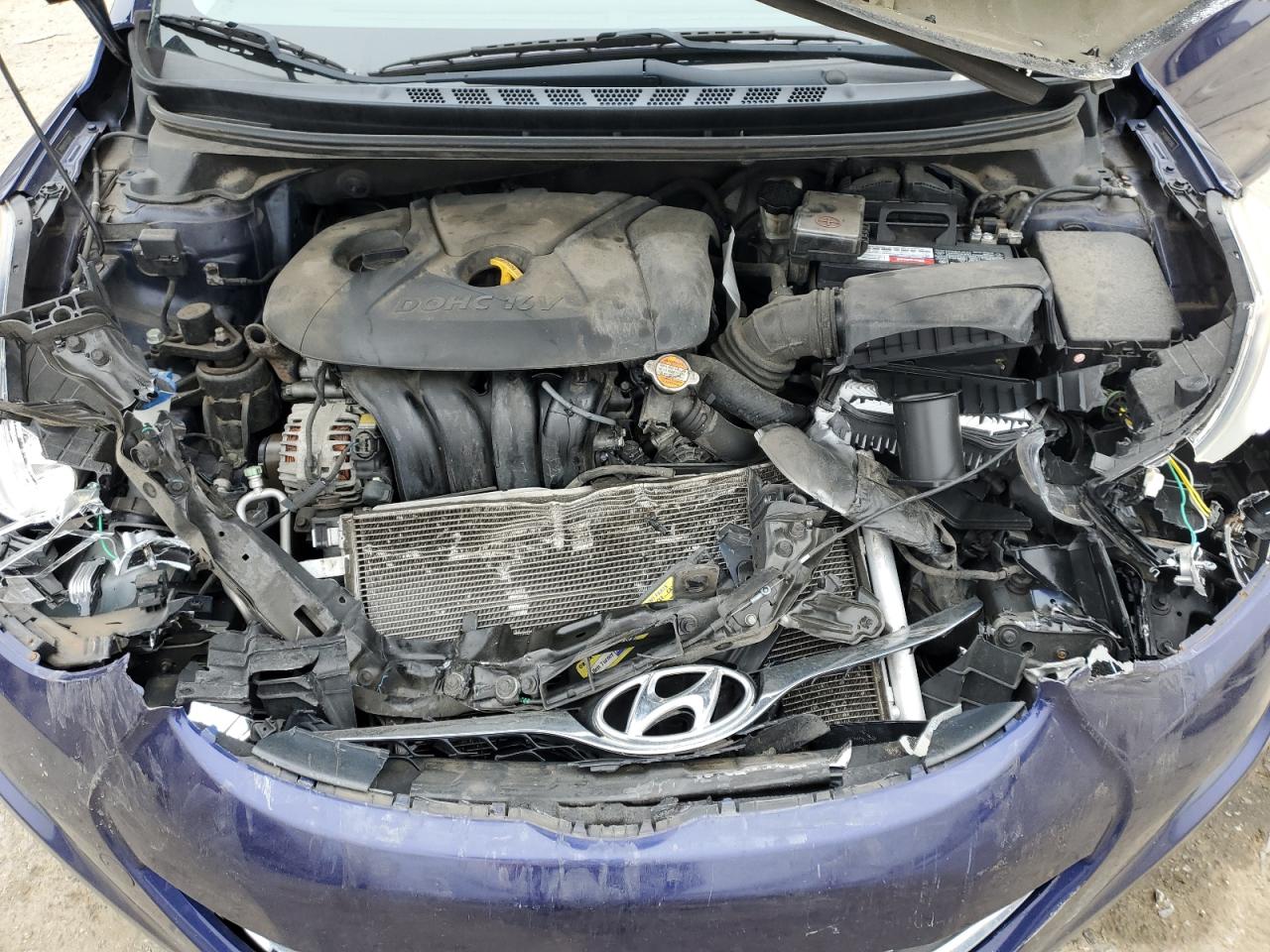 2012 Hyundai Elantra - Image 11