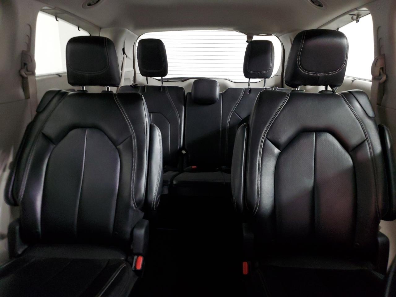 2022 Chrysler Pacifica - Image 10
