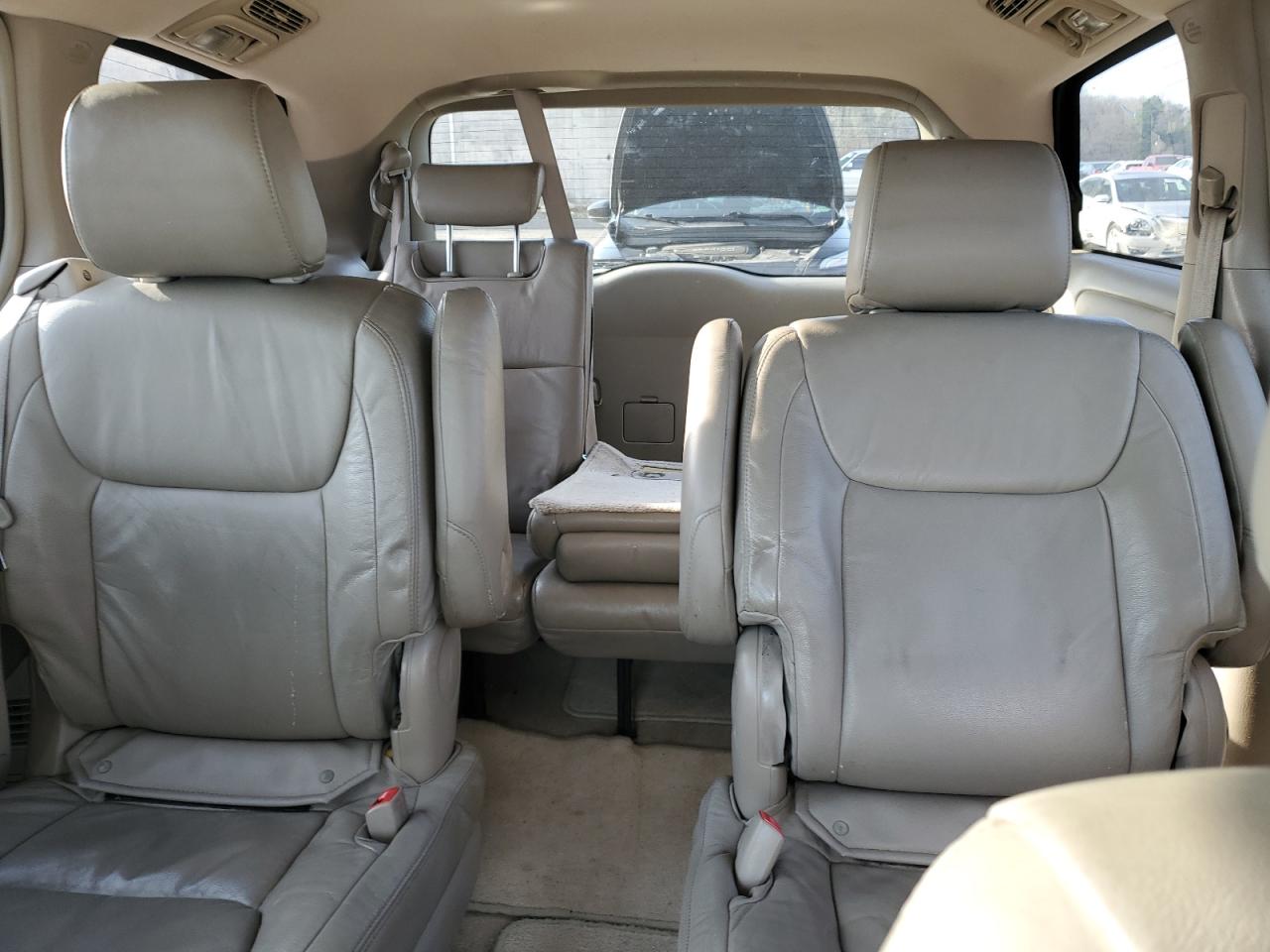 2007 Toyota Sienna - Image 10