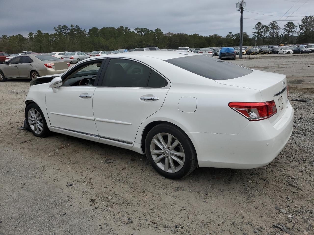 2011 Lexus ES - Image 2
