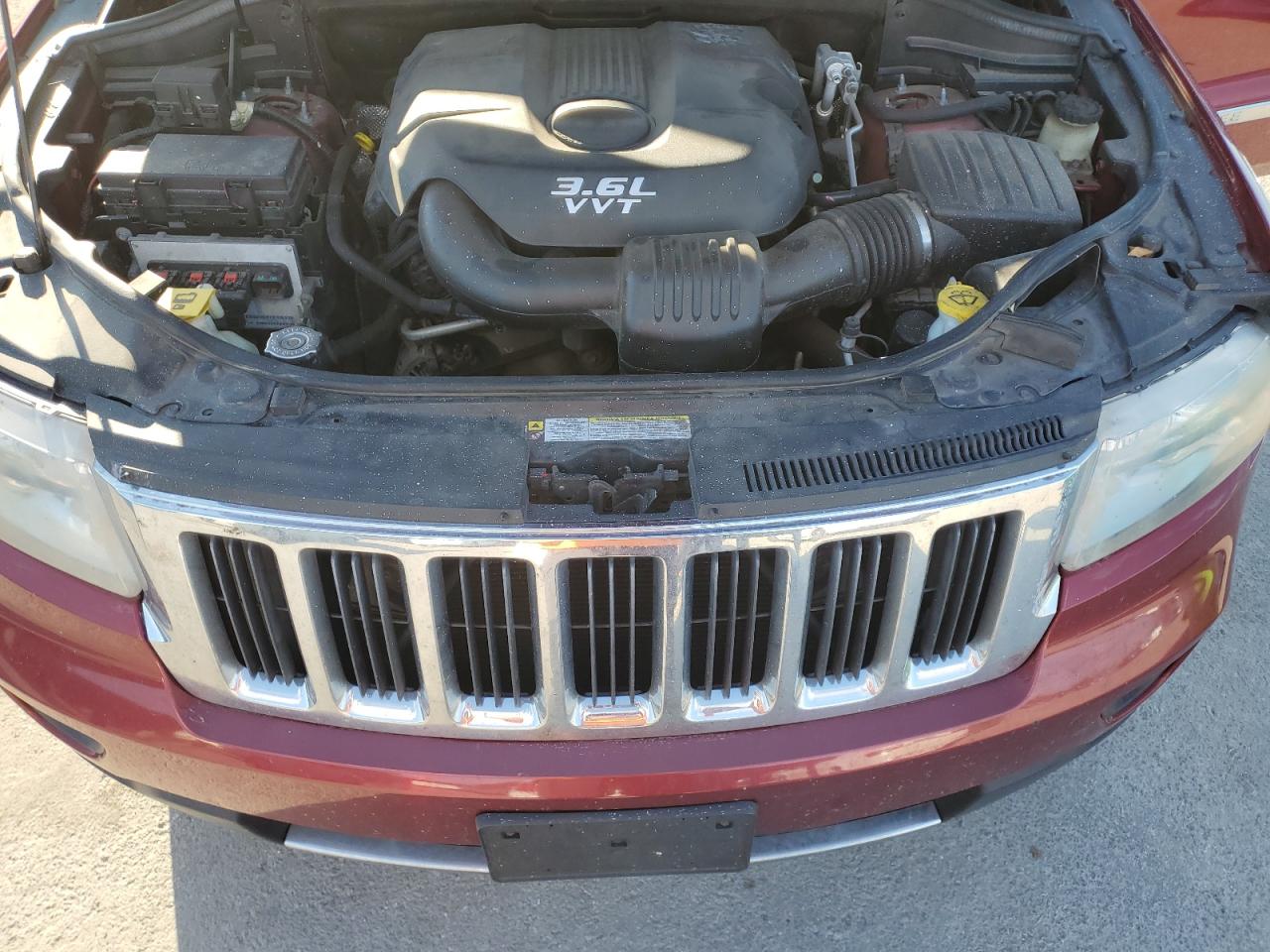 2012 Jeep Grand Cherokee - Image 12