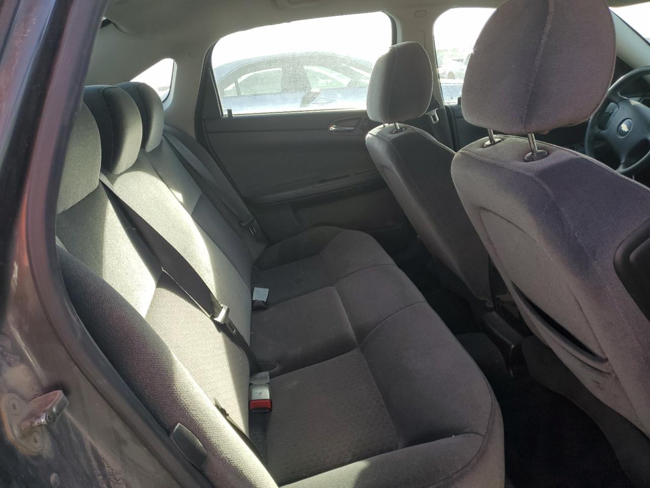 2010 Chevrolet Impala - Image 10