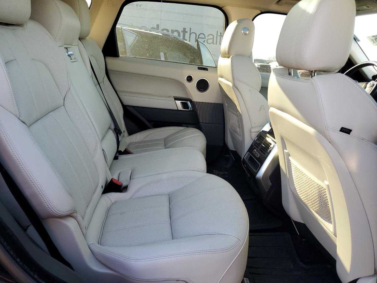 2015 Land Rover Range Rover - Image 11