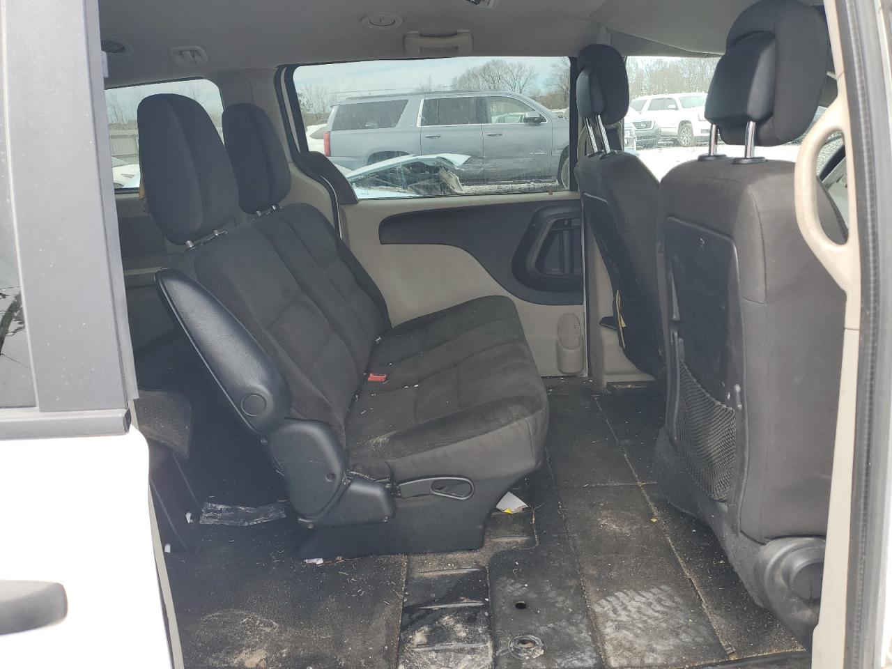 2019 Dodge Caravan - Image 12